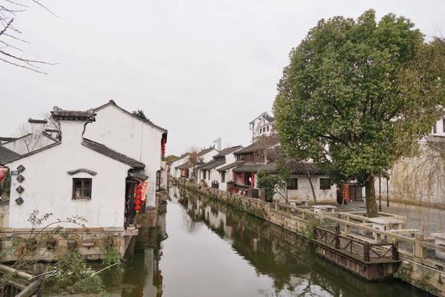 首旅酒店：预计去年归母净利润同比扭亏为盈